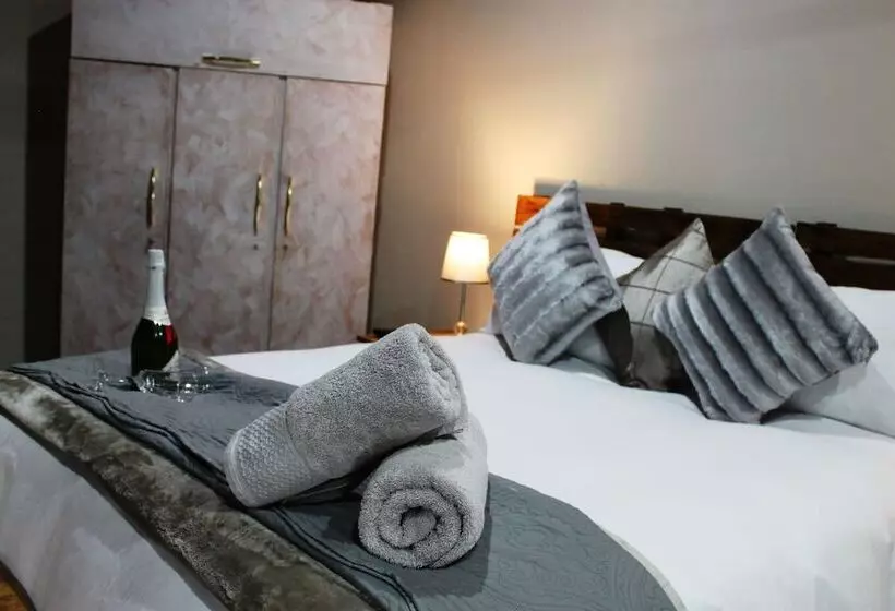 Majatalo Potties Guesthouse