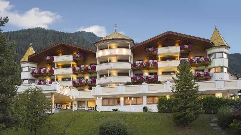 Gardena Grödnerhof Hotel & Spa