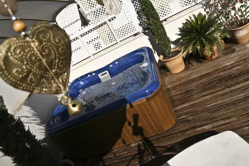 هتل Alcoba Del Rey De Sevilla