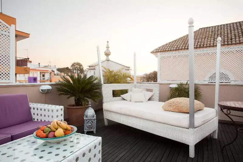 هتل Alcoba Del Rey De Sevilla