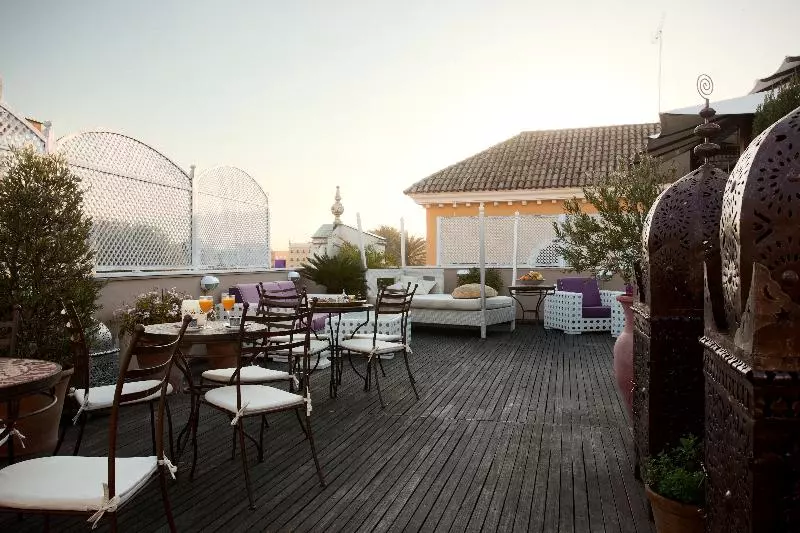 هتل Alcoba Del Rey De Sevilla