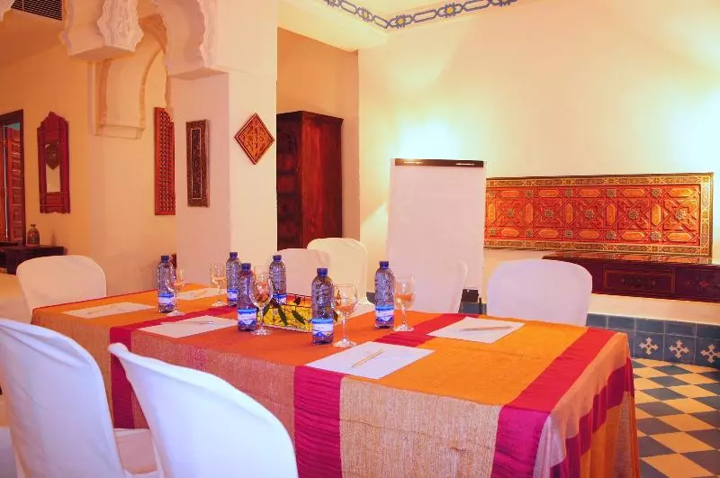 هتل Alcoba Del Rey De Sevilla