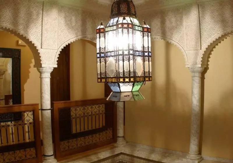 هتل Alcoba Del Rey De Sevilla