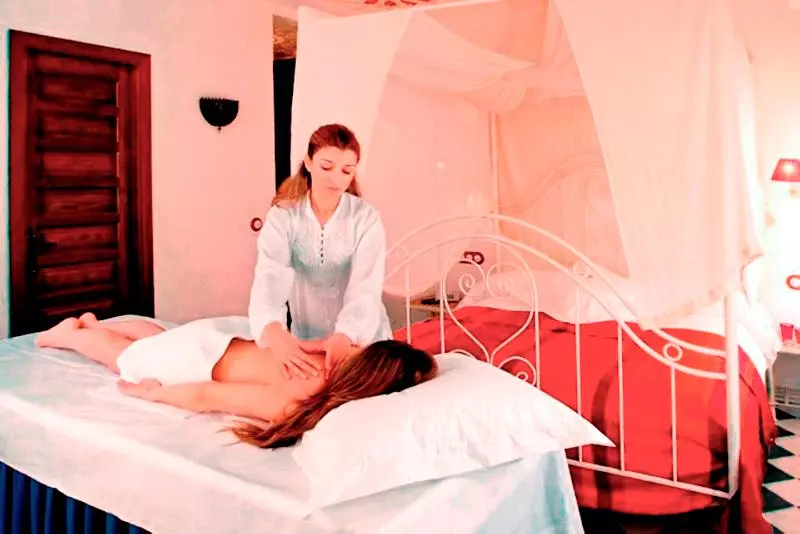 هتل Alcoba Del Rey De Sevilla