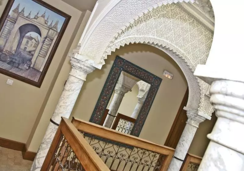 هتل Alcoba Del Rey De Sevilla