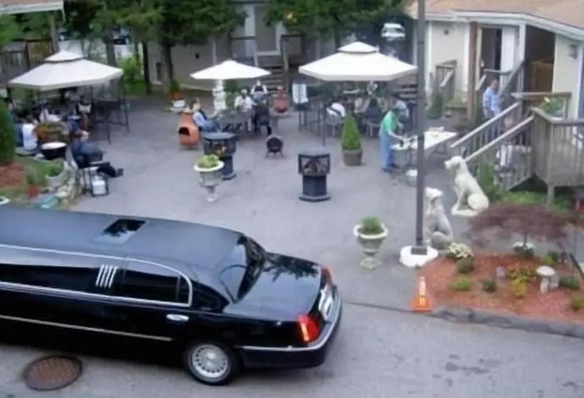 هتل Cedar Park Inn