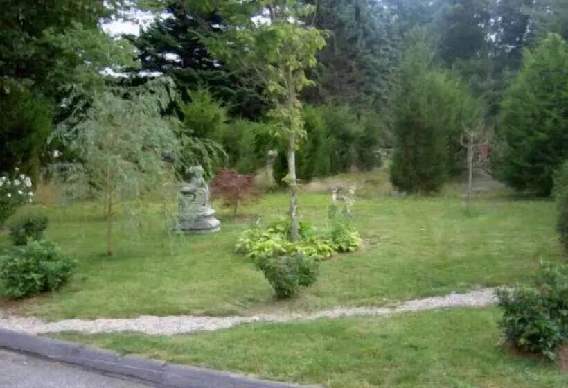 هتل Cedar Park Inn