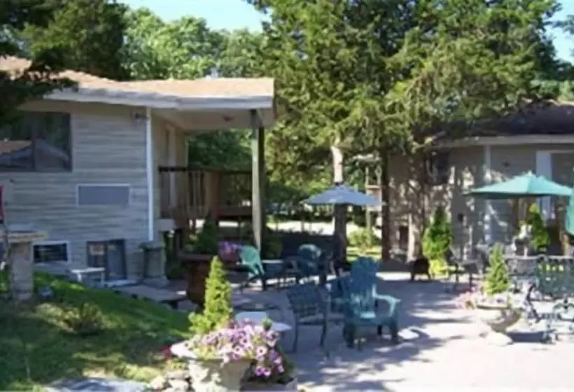 هتل Cedar Park Inn