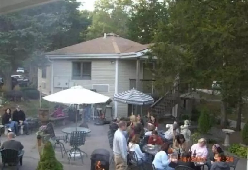 هتل Cedar Park Inn