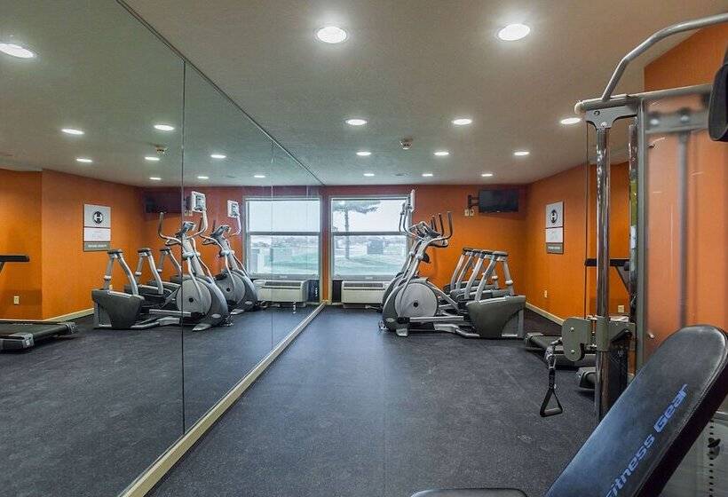 فندق Clarion Inn & Suites