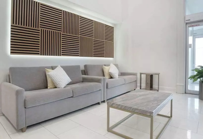 هتل Comfort Inn & Suites New Orleans Airport North