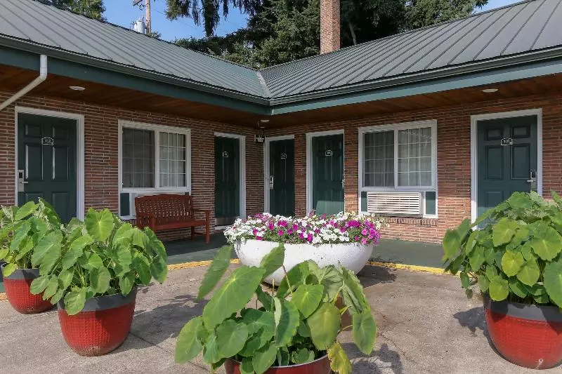 Отель Courtesy Inn Downtown Eugene