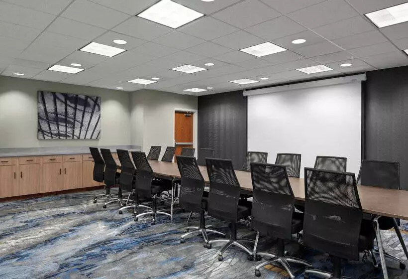 هتل Fairfield By Marriott Inn & Suites Helena North