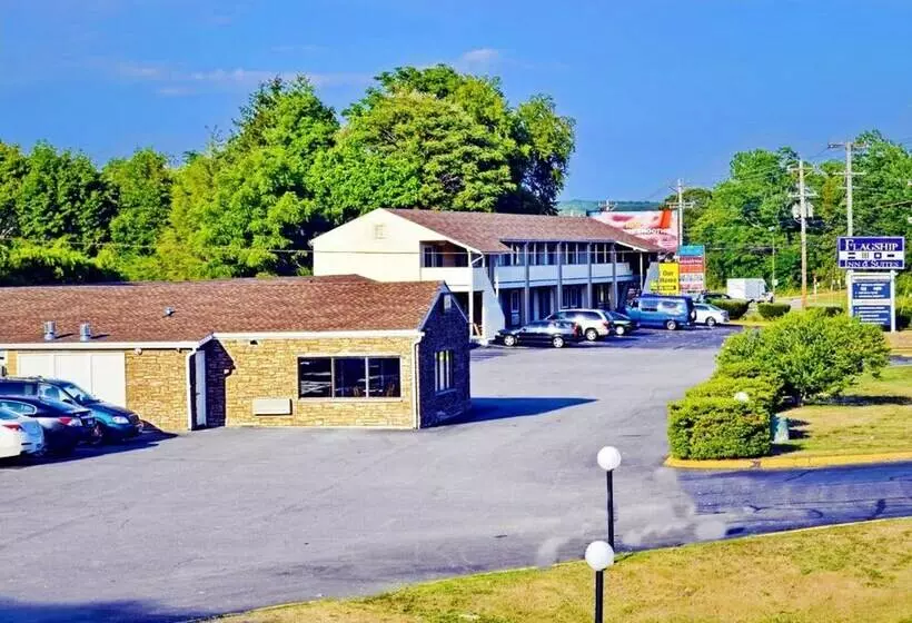 Отель Flagship Inn & Suites