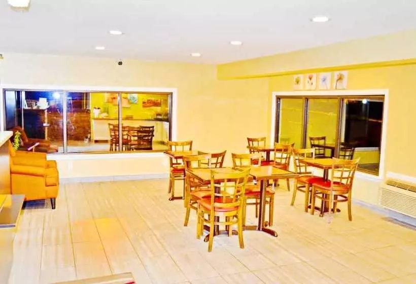 Отель Flagship Inn & Suites