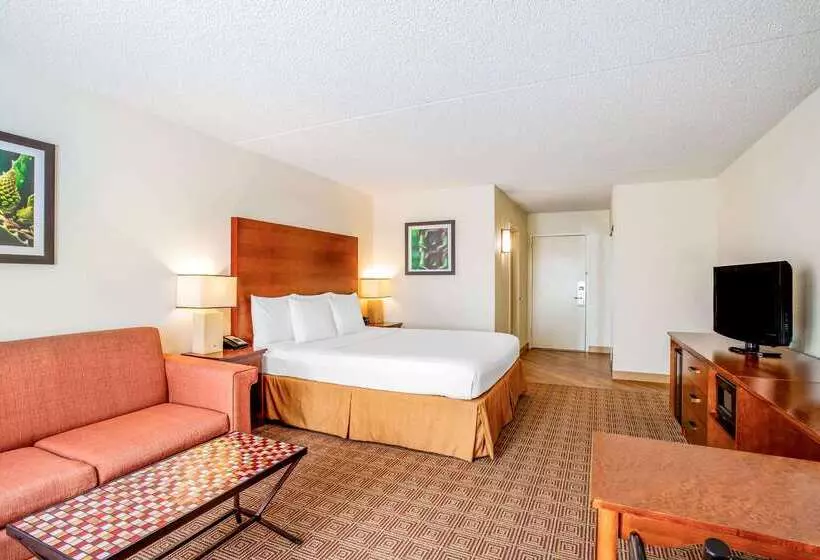 هتل La Quinta By Wyndham Danbury