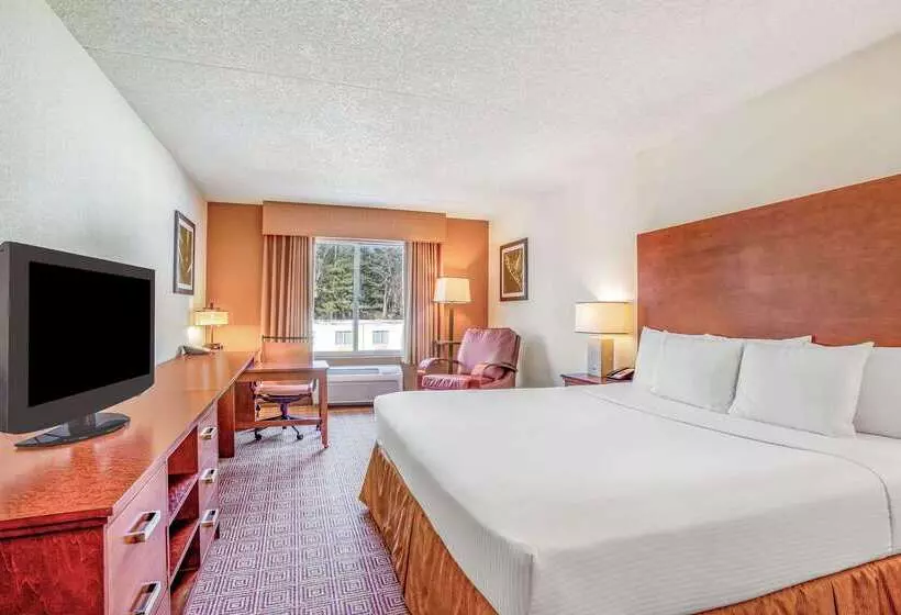 هتل La Quinta By Wyndham Danbury