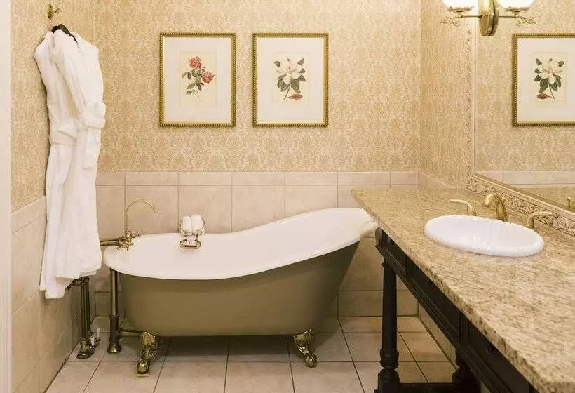 Отель Napa River Inn