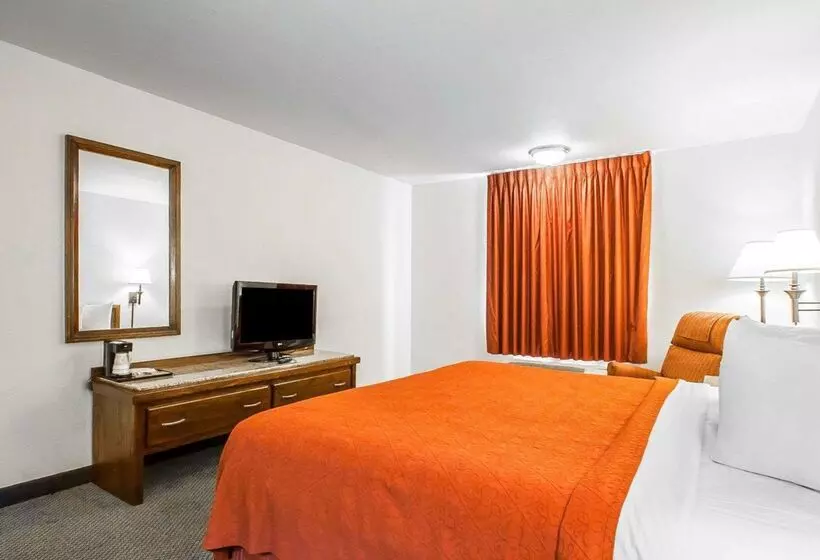هتل Quality Inn & Suites North