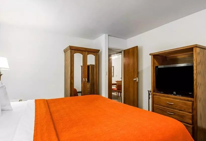 هتل Quality Inn & Suites North