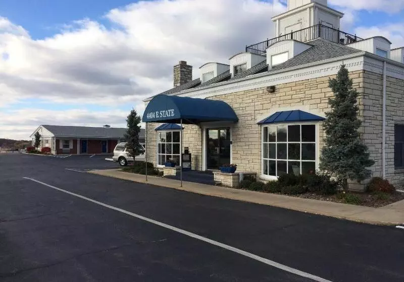בית מלון כפרי Alpine Inn & Suites Rockford