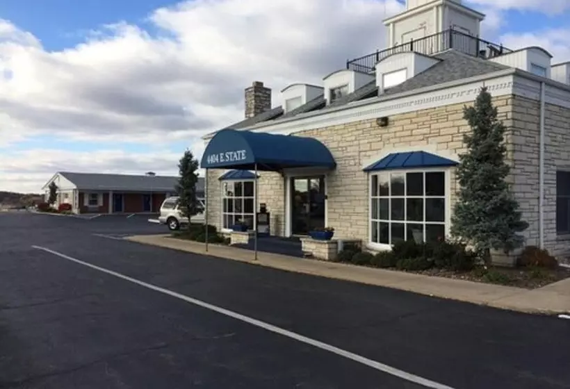 בית מלון כפרי Alpine Inn & Suites Rockford