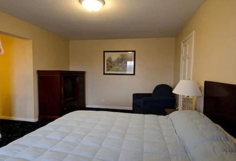 فندق Alpine Inn & Suites Rockford