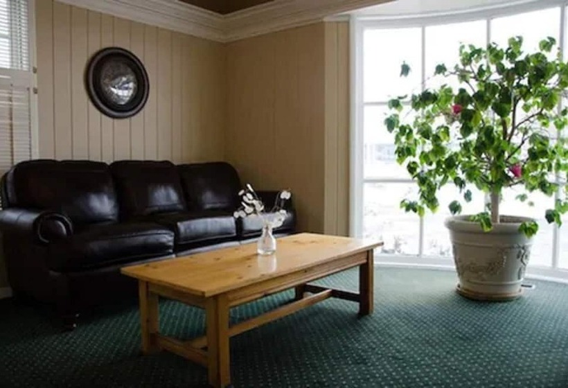 فندق Alpine Inn & Suites Rockford