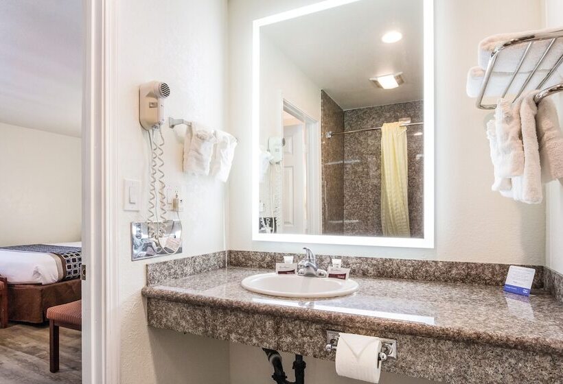 هتل Rodeway Inn Near Downtown Monterey