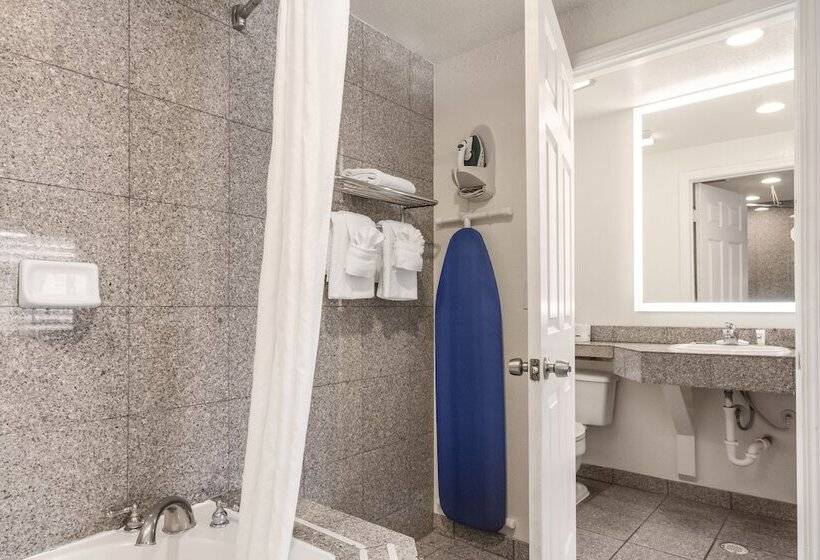 هتل Rodeway Inn Near Downtown Monterey