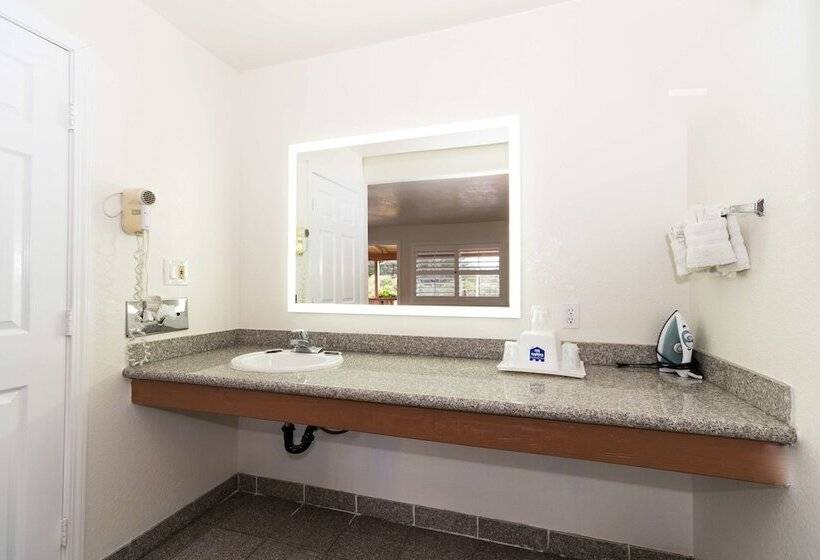 هتل Rodeway Inn Near Downtown Monterey