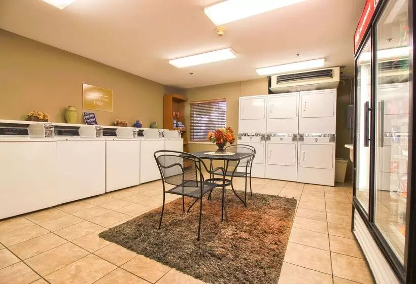 هتل Sonesta Simply Suites St Louis Earth City