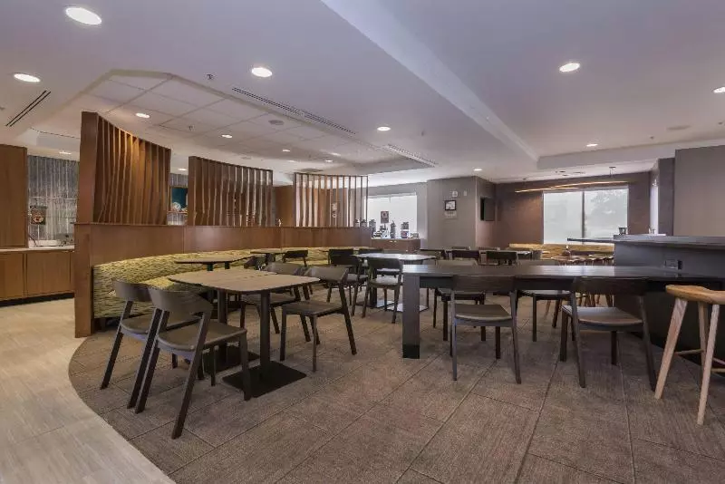 هتل Springhill Suites By Marriott Charlotte / Concord Mills Speedway