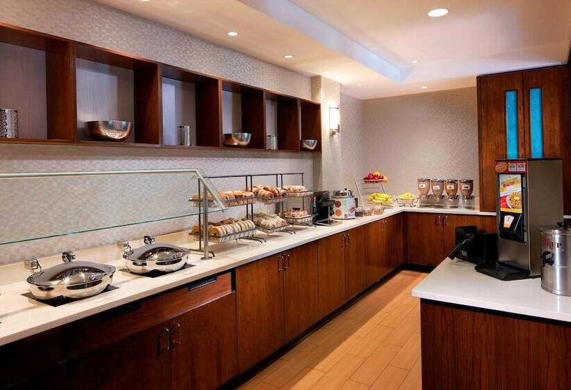 Hotel Springhill Suites By Marriott Newark International Airport
