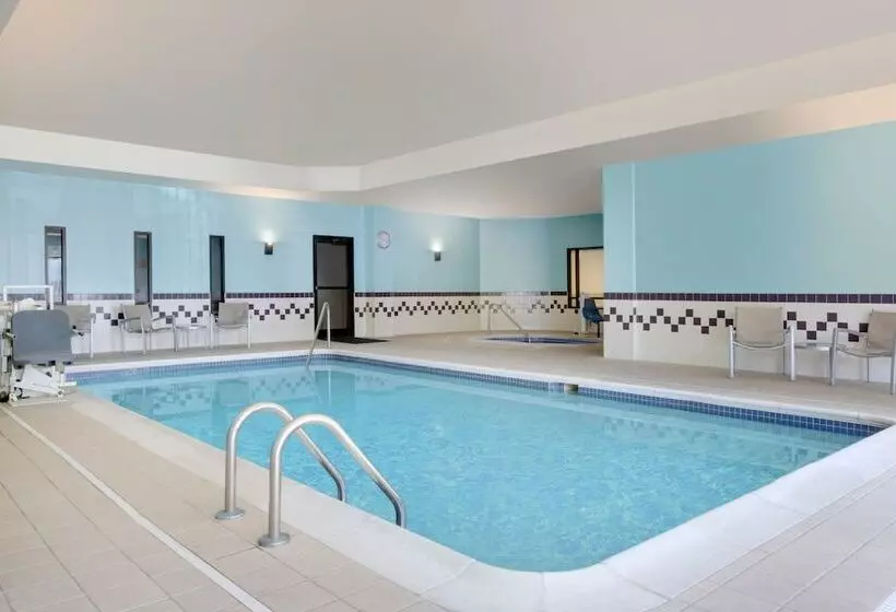 Отель Springhill Suites By Marriott Newark International Airport