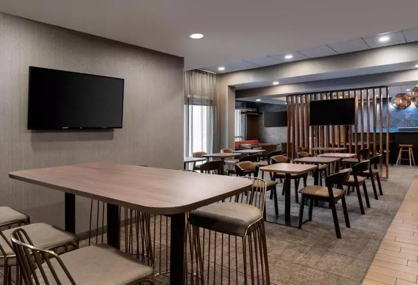 هتل Springhill Suites West Mifflin