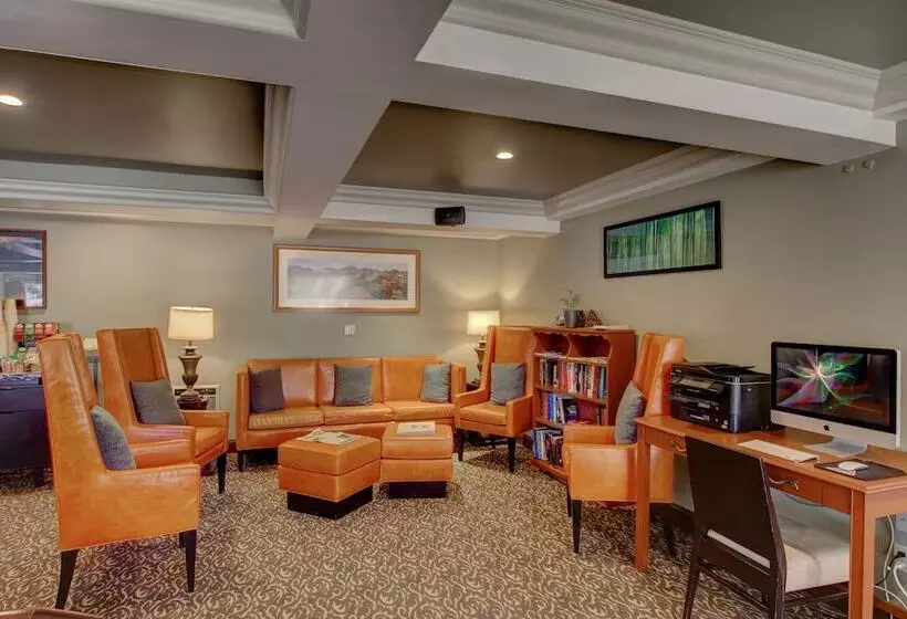 هتل The Mammoth Creek Inn