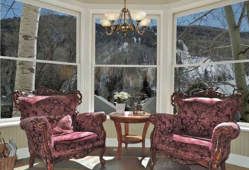 هتل The Victorian Inn