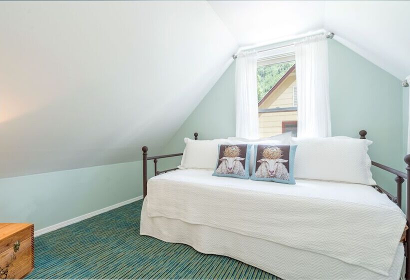 هتل The Victorian Inn