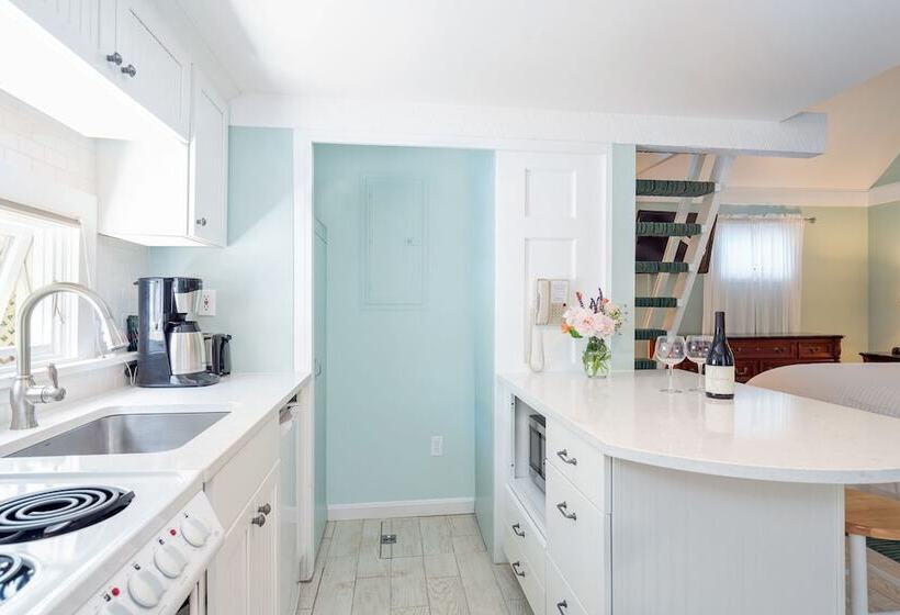 هتل The Victorian Inn