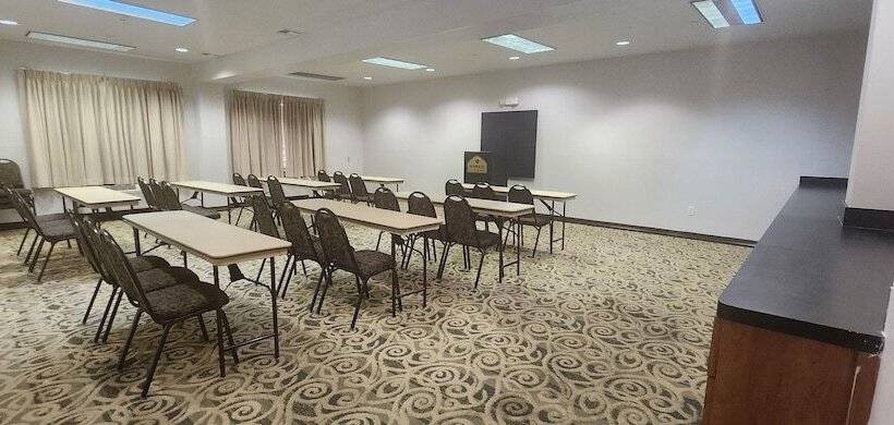 호텔 Wingate By Wyndham Houston / Willowbrook