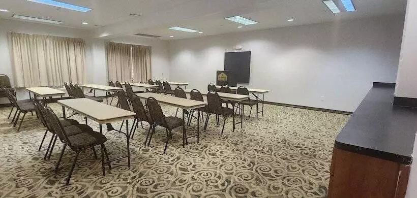 Hotel Wingate By Wyndham Houston / Willowbrook