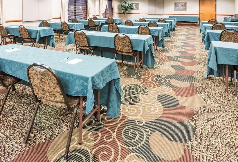 هتل Wingate By Wyndham Airport Rockville Road