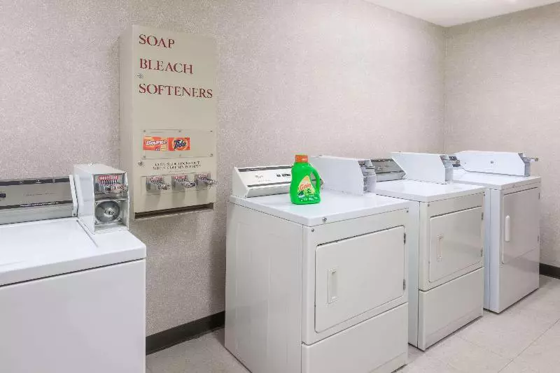 בית מלון כפרי Wingate By Wyndham Airport   Rockville Road