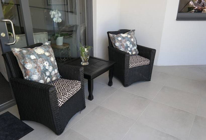 Quartet Hotel And Garden Suites