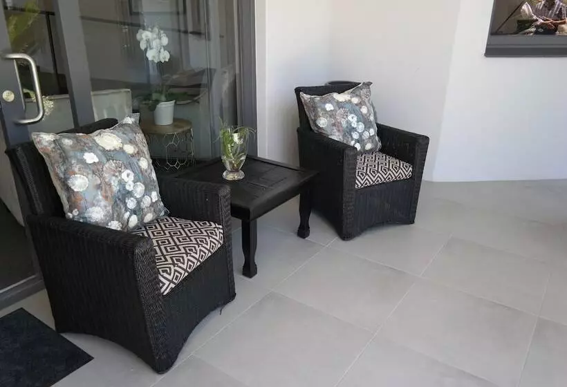 Quartet Hotel And Garden Suites