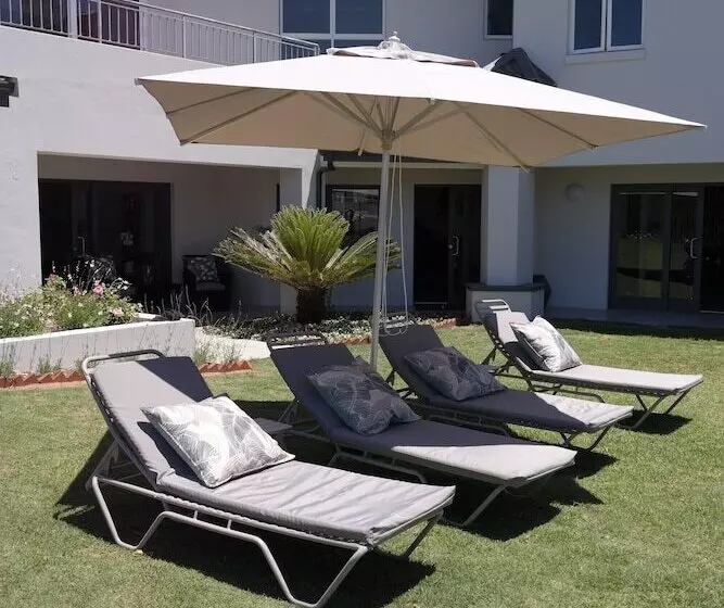 Quartet Hotel And Garden Suites