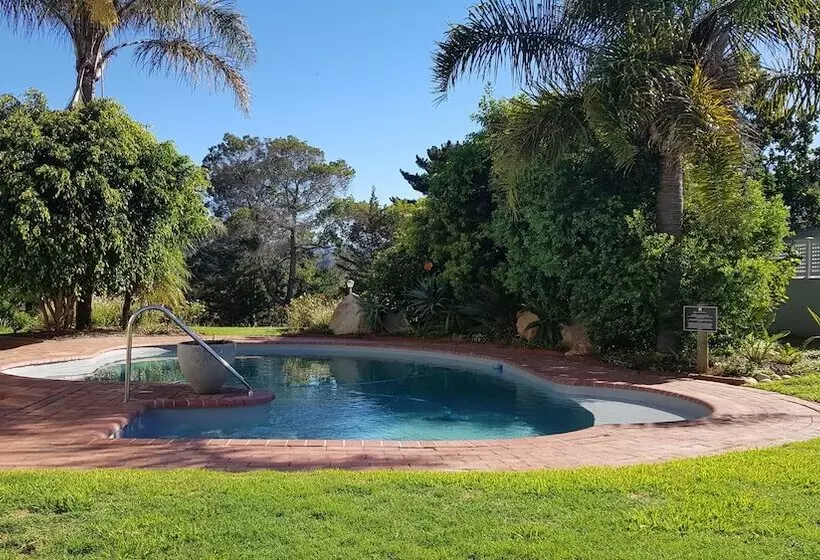 Quartet Hotel And Garden Suites