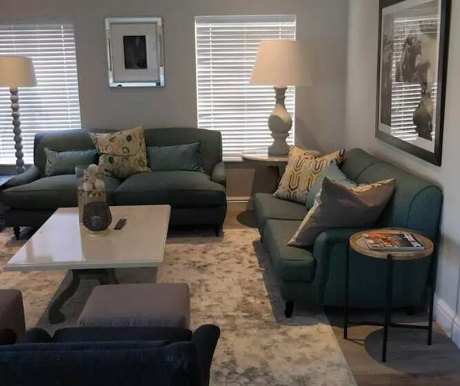 Quartet Hotel And Garden Suites