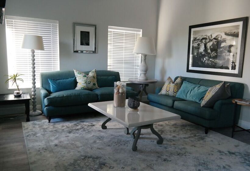 Quartet Hotel And Garden Suites